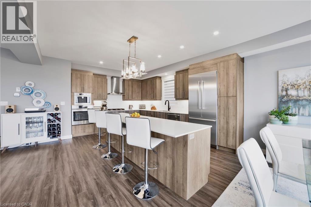 116 Bedrock Drive, Hamilton, ON - Indoor Photo Showing Kitchen With Upgraded Kitchen