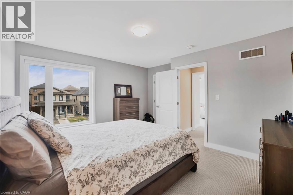 116 Bedrock Drive, Hamilton, ON - Indoor Photo Showing Bedroom