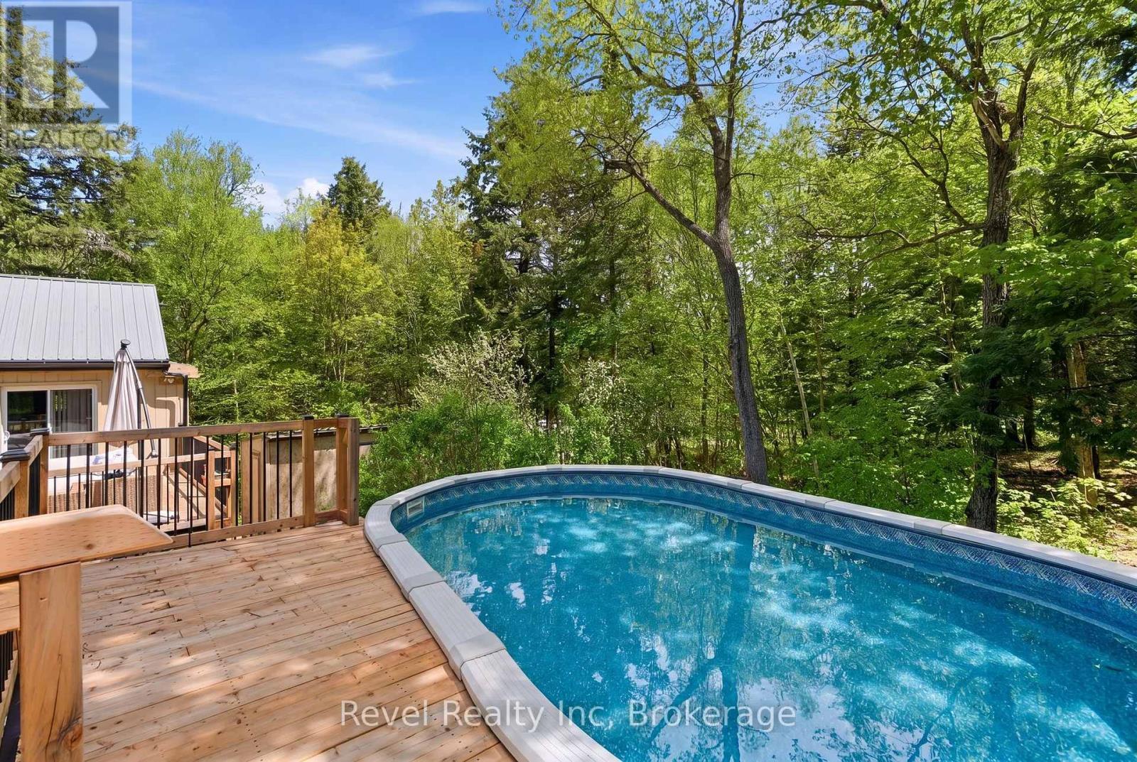22 Camp Road, Mckellar, ON