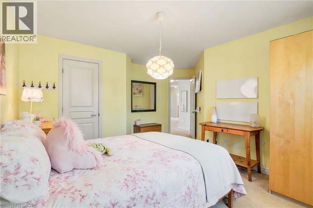 16 Oldmill Road, Ancaster, ON - Indoor Photo Showing Bedroom