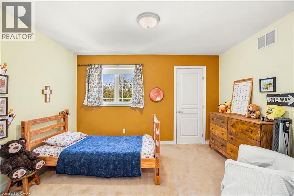 16 Oldmill Road, Ancaster, ON - Indoor Photo Showing Bedroom