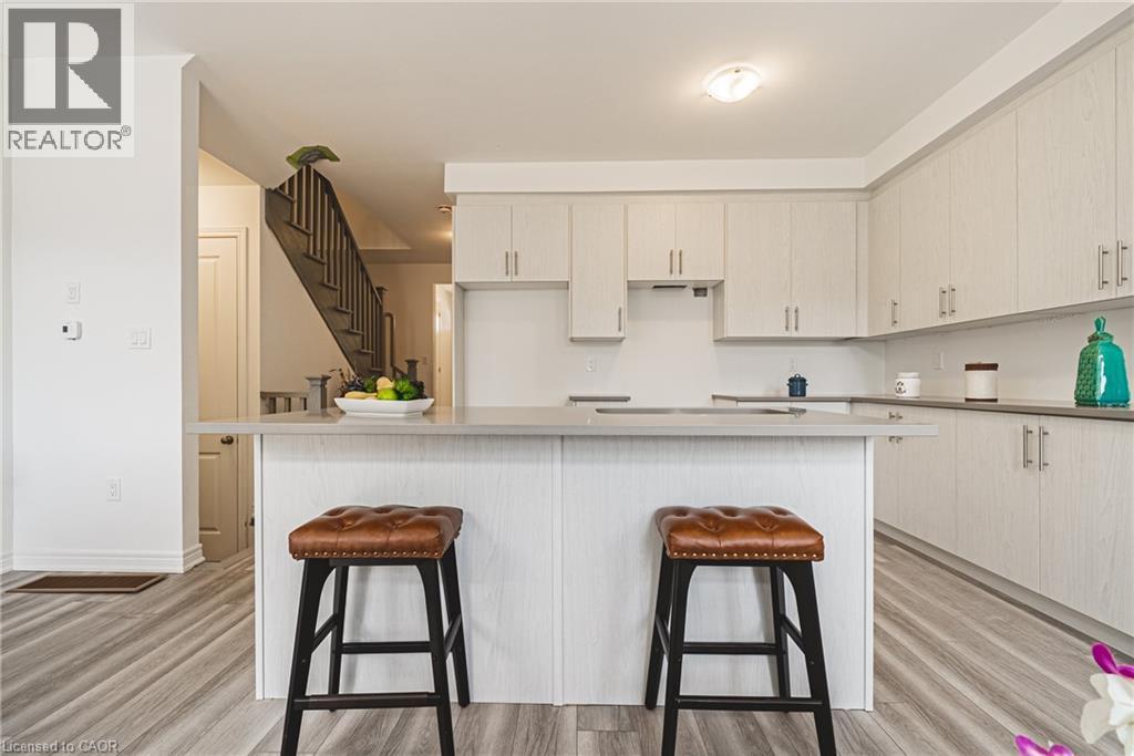 11 Davinci Boulevard, Hamilton, ON - Indoor Photo Showing Kitchen