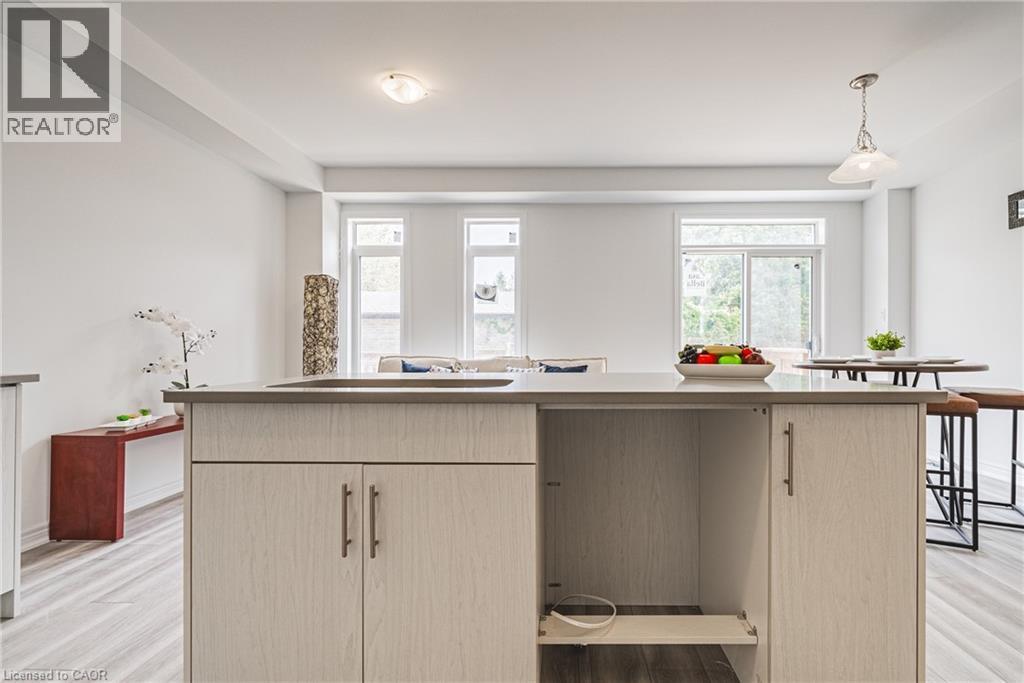 11 Davinci Boulevard, Hamilton, ON - Indoor
