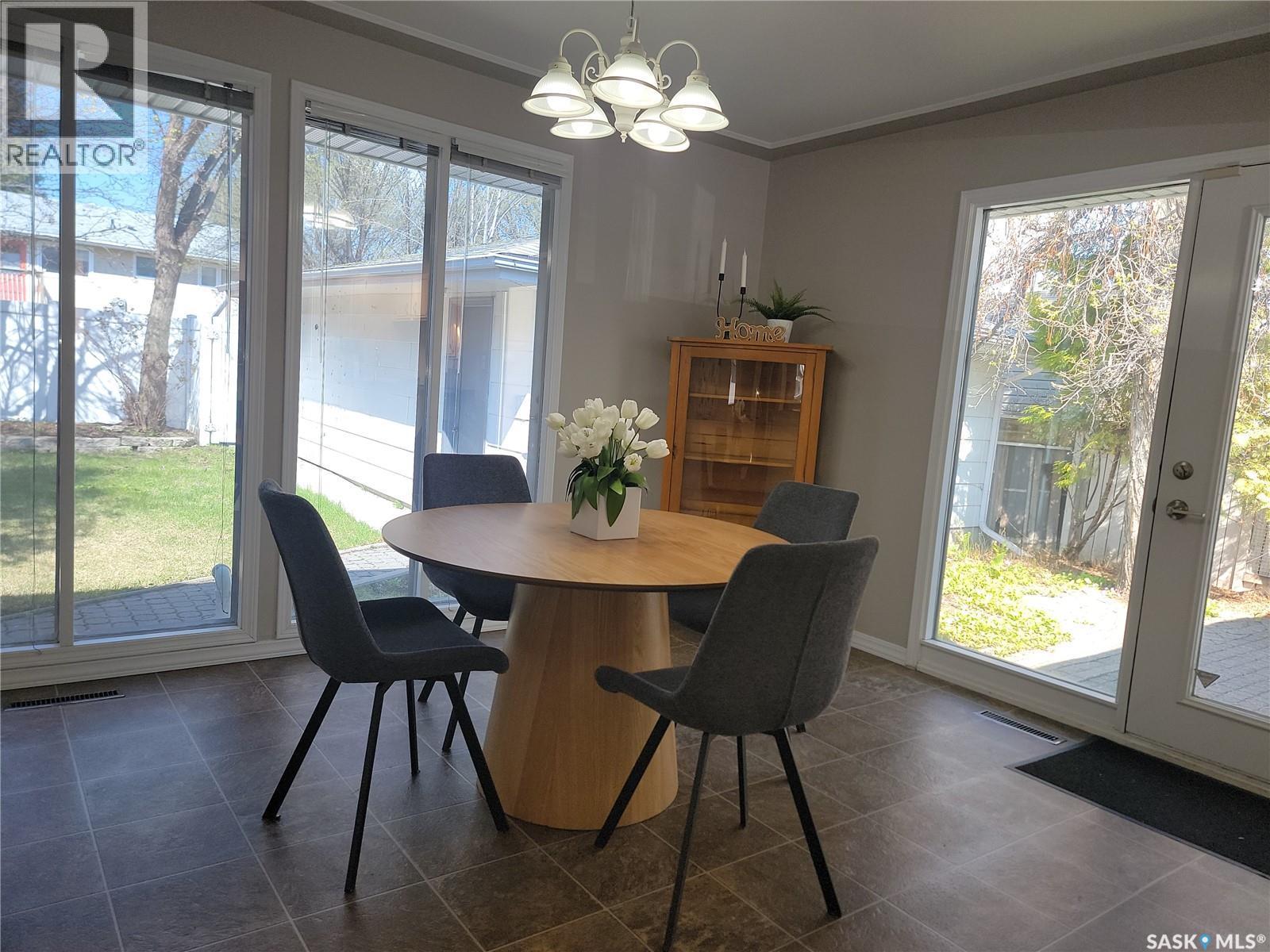 1502 Early Drive, Saskatoon, SK - Indoor Photo Showing Dining Room