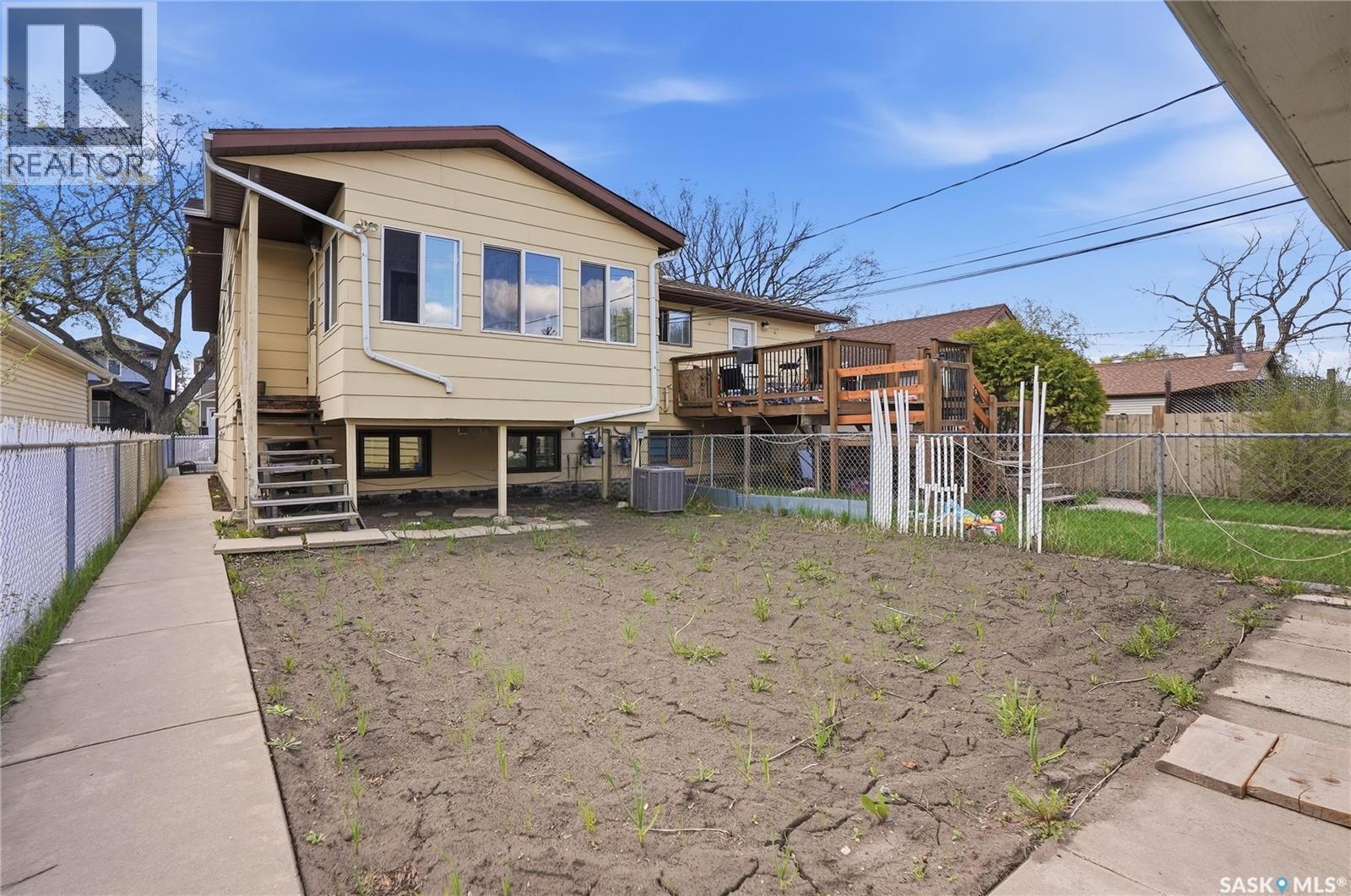 724 M Avenue S, Saskatoon, SK - Outdoor
