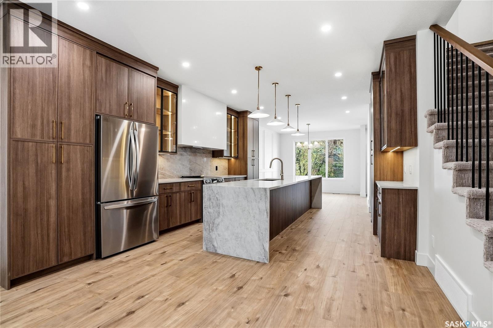 317 11Th Street, Saskatoon, SK - Indoor Photo Showing Kitchen With Upgraded Kitchen