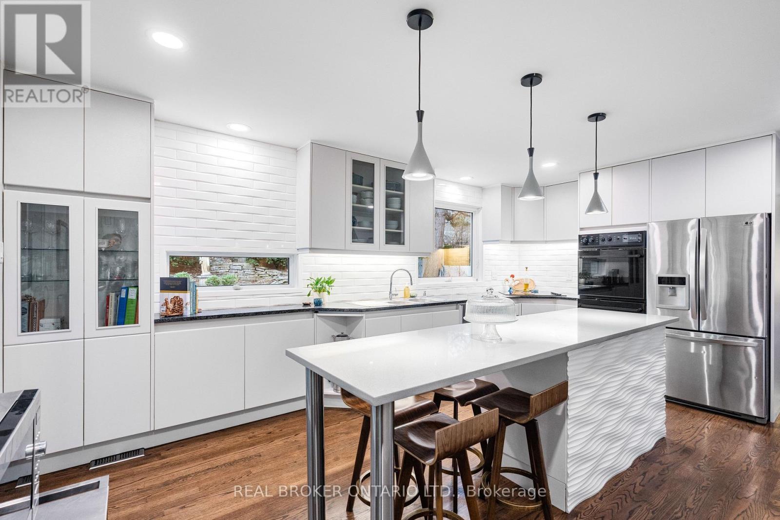 1958 Neepawa Avenue, Ottawa, ON - Indoor Photo Showing Kitchen With Upgraded Kitchen