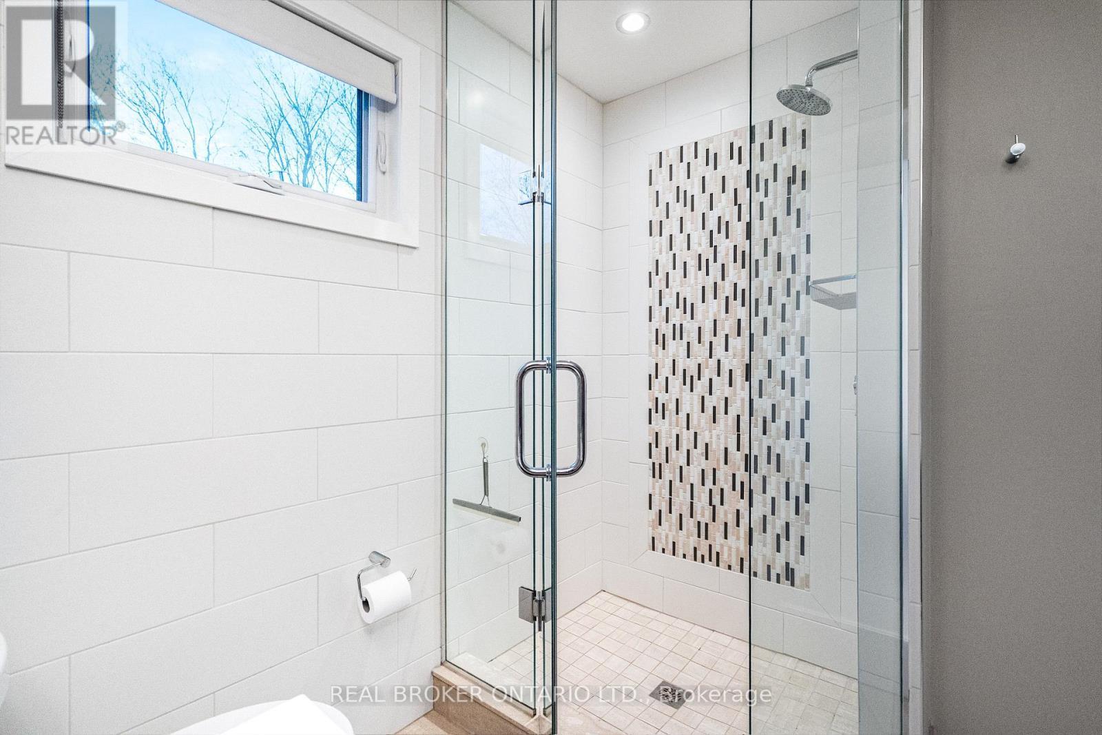 1958 Neepawa Avenue, Ottawa, ON - Indoor Photo Showing Bathroom