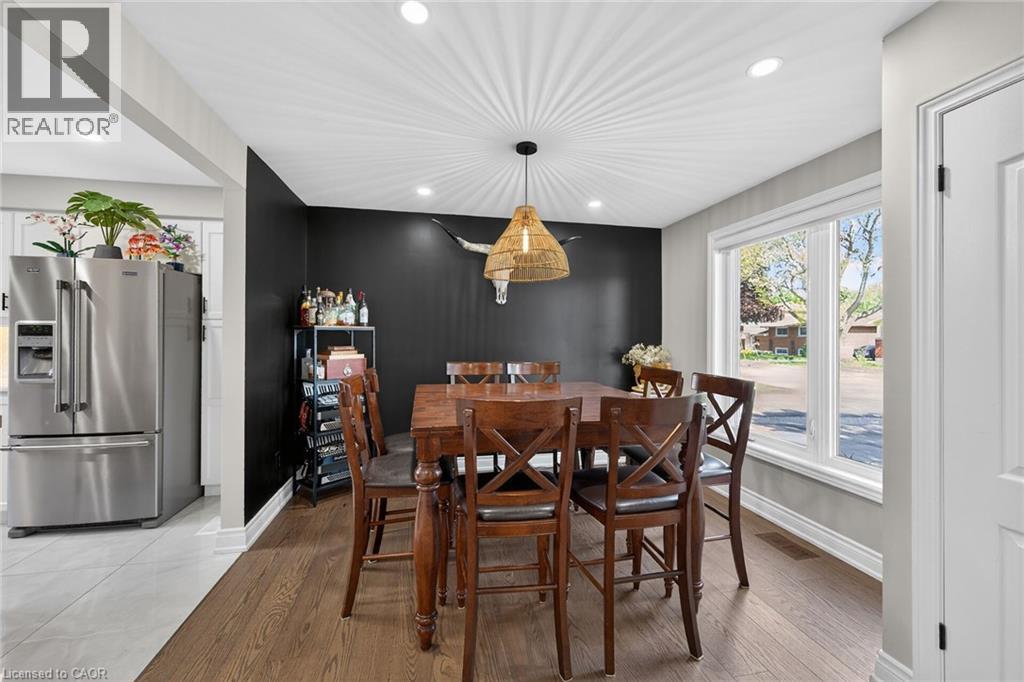 1 Sandringham Avenue, Hamilton, ON - Indoor Photo Showing Dining Room