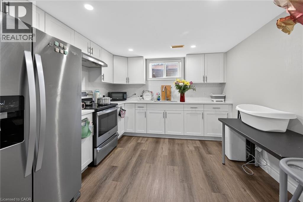 1 Sandringham Avenue, Hamilton, ON - Indoor Photo Showing Kitchen
