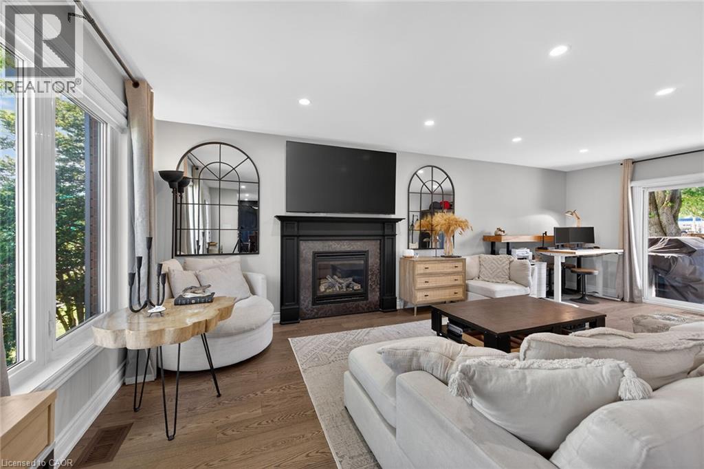 1 Sandringham Avenue, Hamilton, ON - Indoor Photo Showing Living Room With Fireplace