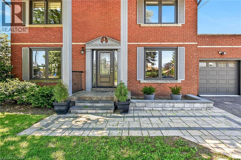 1 Sandringham Avenue, Hamilton, ON - Outdoor