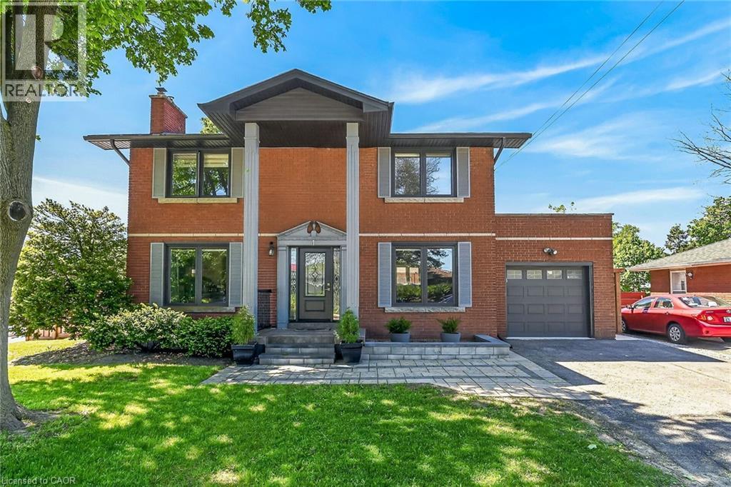 1 Sandringham Avenue, Hamilton, ON - Outdoor