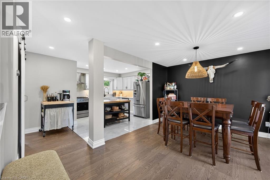 1 Sandringham Avenue, Hamilton, ON - Indoor Photo Showing Dining Room