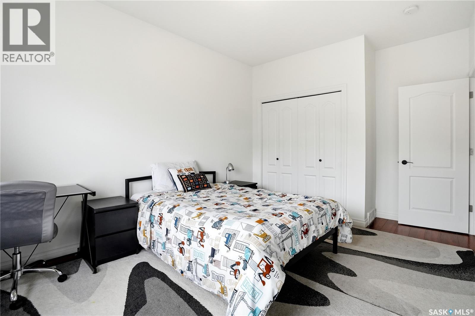 4714 E Green Apple Drive, Regina, SK - Indoor Photo Showing Bedroom