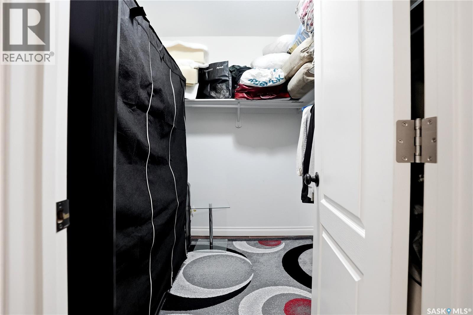 4714 E Green Apple Drive, Regina, SK - Indoor