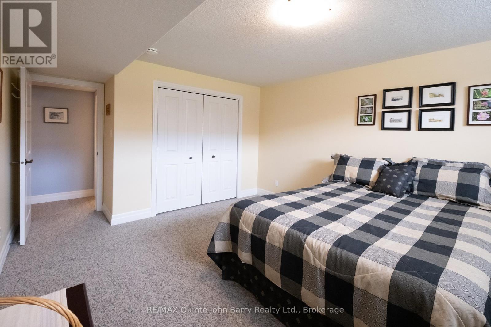 49 Mcintosh Crescent, Quinte West (Murray Ward), ON - Indoor Photo Showing Bedroom