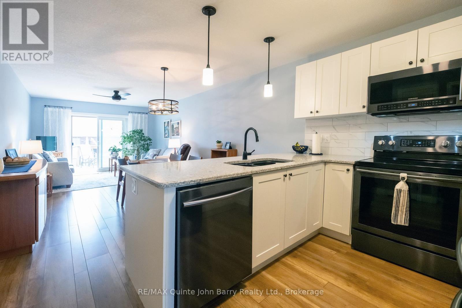 49 Mcintosh Crescent, Quinte West (Murray Ward), ON - Indoor Photo Showing Kitchen