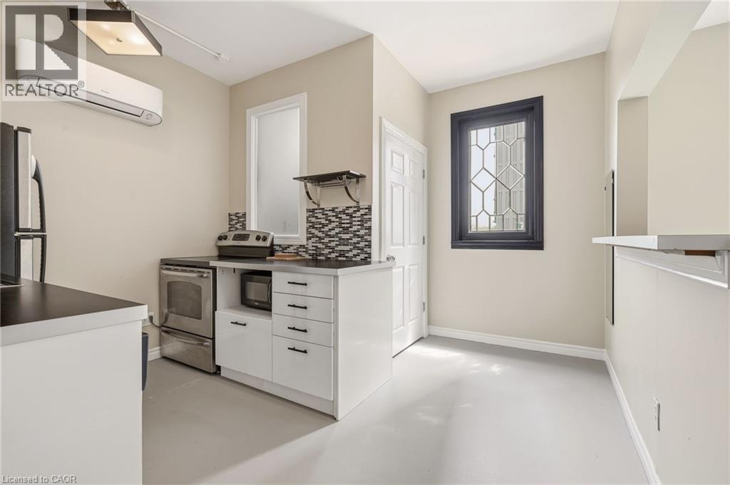 192 Catharine Street S, Hamilton, ON - Indoor Photo Showing Kitchen