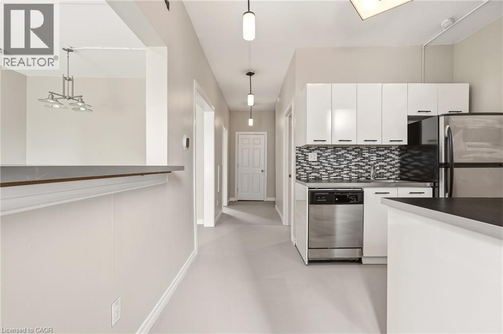 192 Catharine Street S, Hamilton, ON - Indoor Photo Showing Kitchen With Upgraded Kitchen