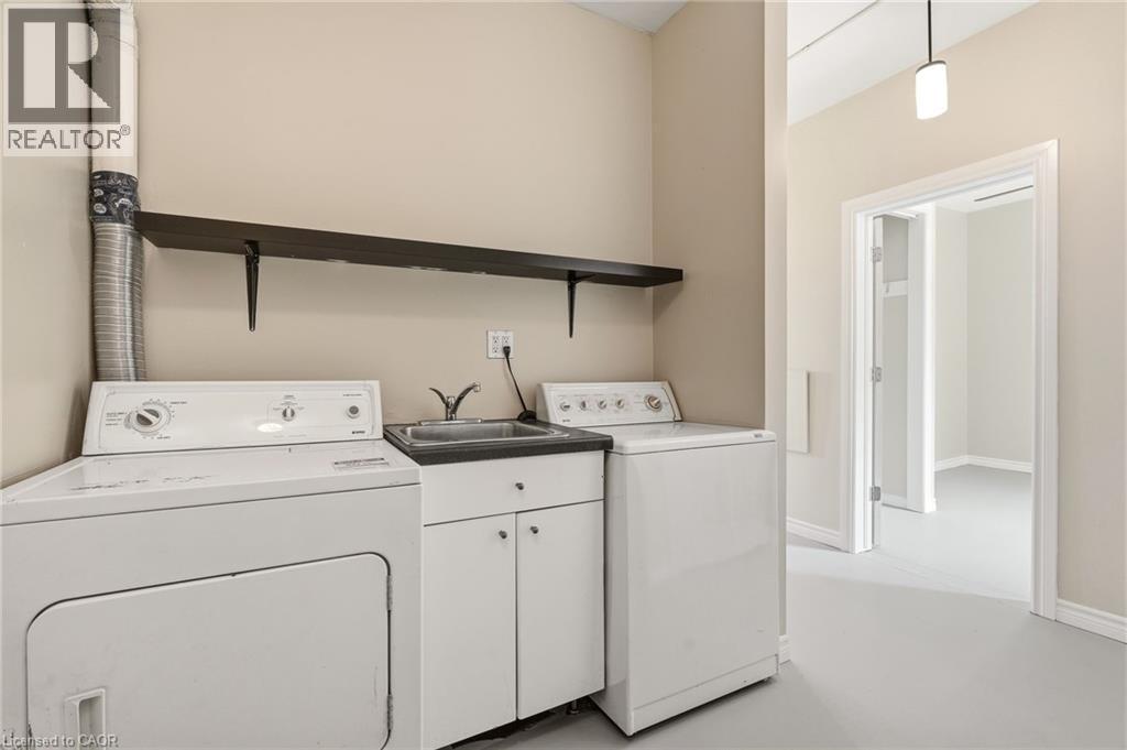 192 Catharine Street S, Hamilton, ON - Indoor Photo Showing Laundry Room