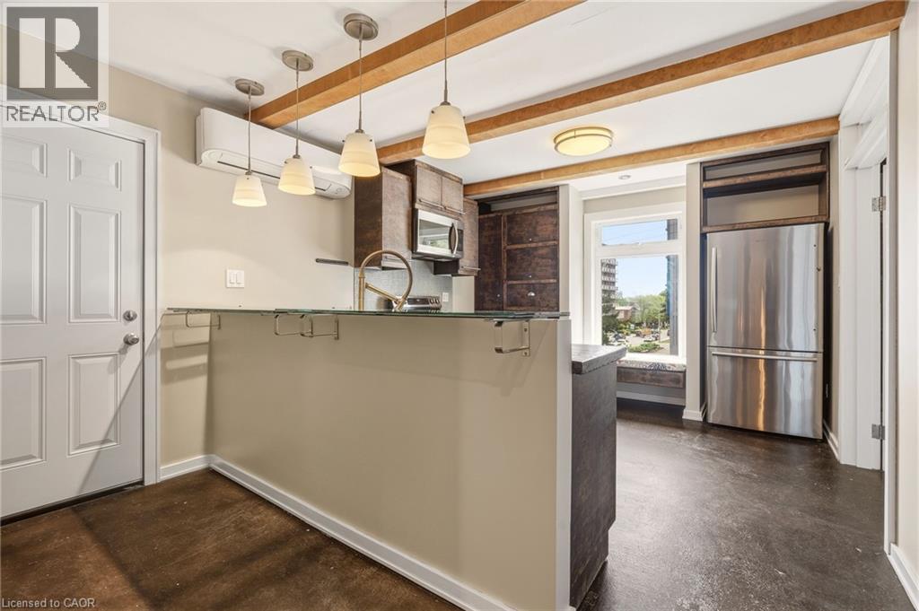 192 Catharine Street S, Hamilton, ON - Indoor Photo Showing Kitchen