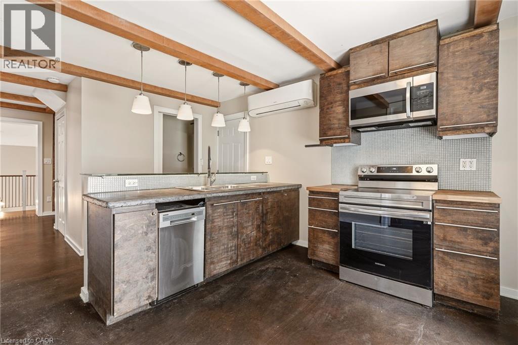 192 Catharine Street S, Hamilton, ON - Indoor Photo Showing Kitchen