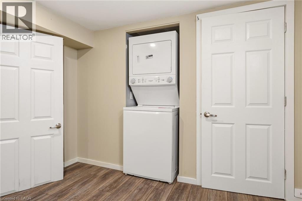 192 Catharine Street S, Hamilton, ON - Indoor Photo Showing Laundry Room