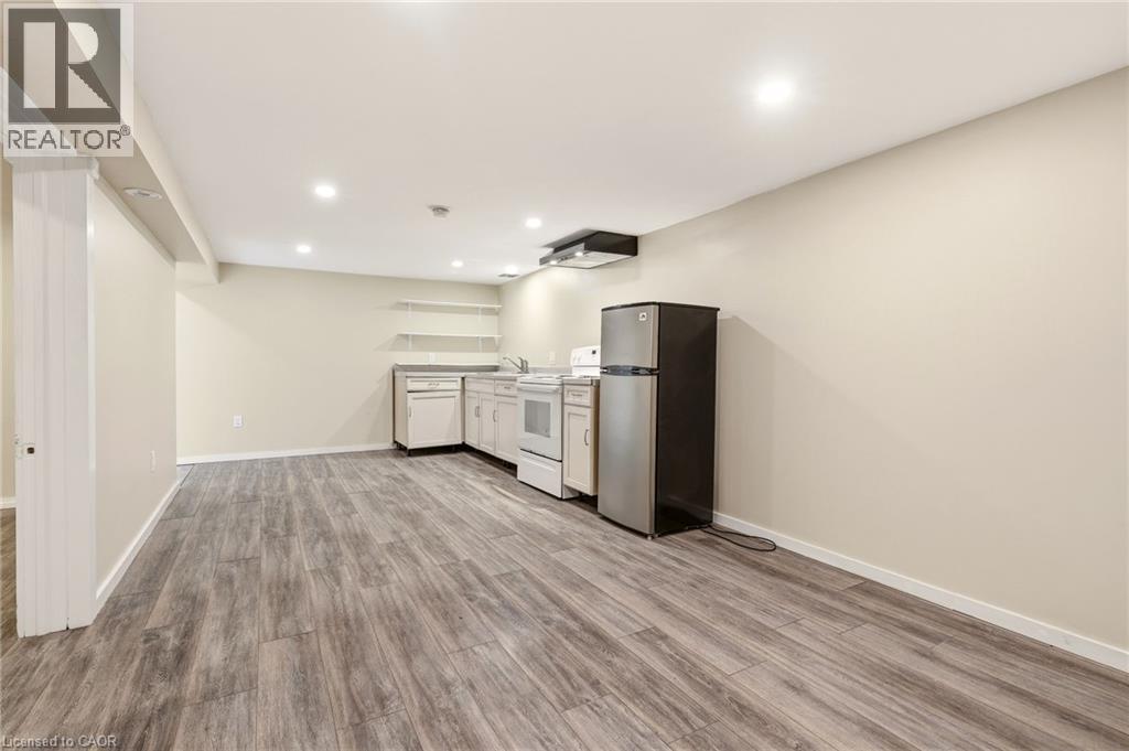 192 Catharine Street S, Hamilton, ON - Indoor Photo Showing Other Room