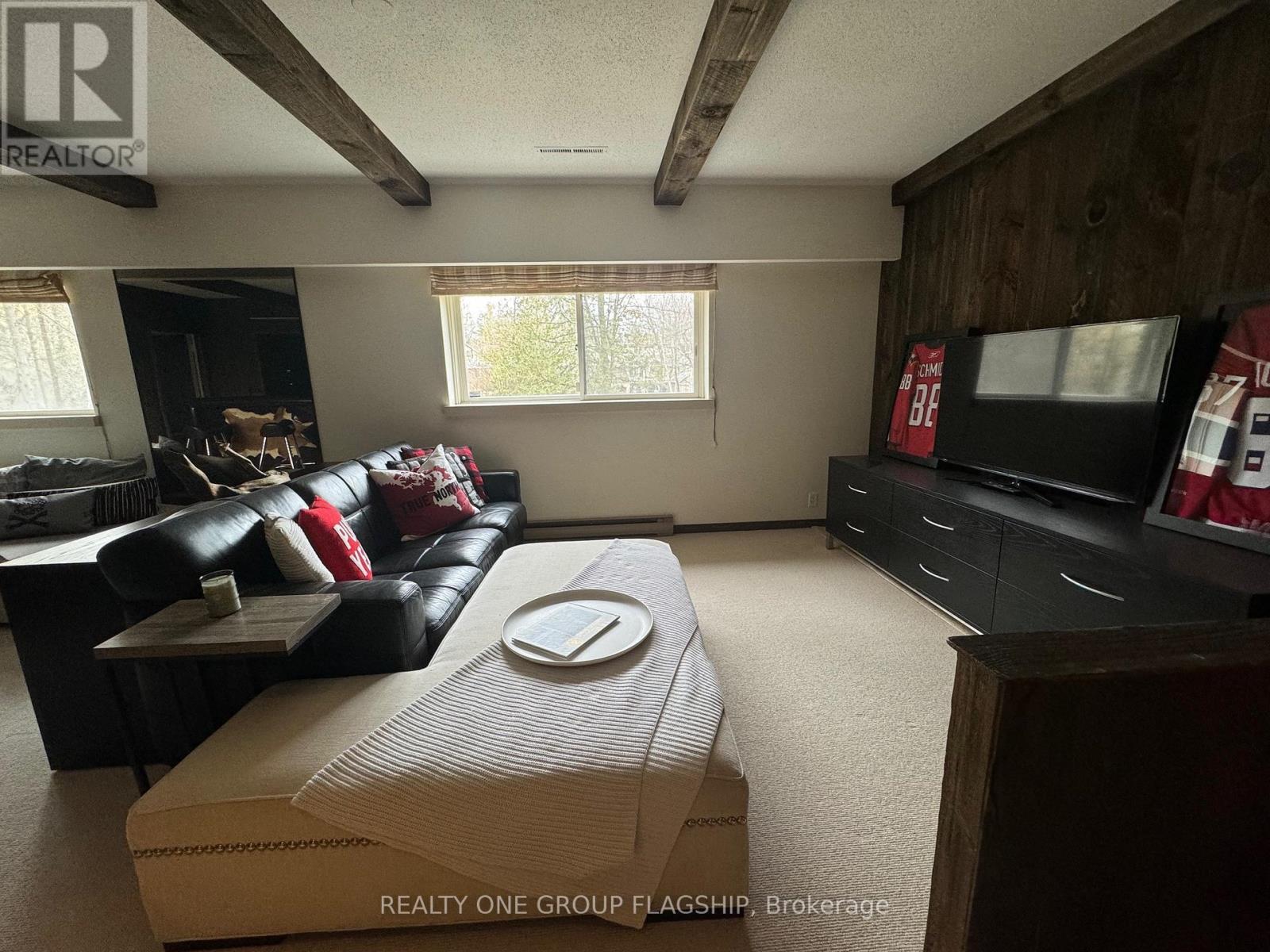 Rec Room - 1379 Clarkson Road N, Mississauga, ON - Indoor