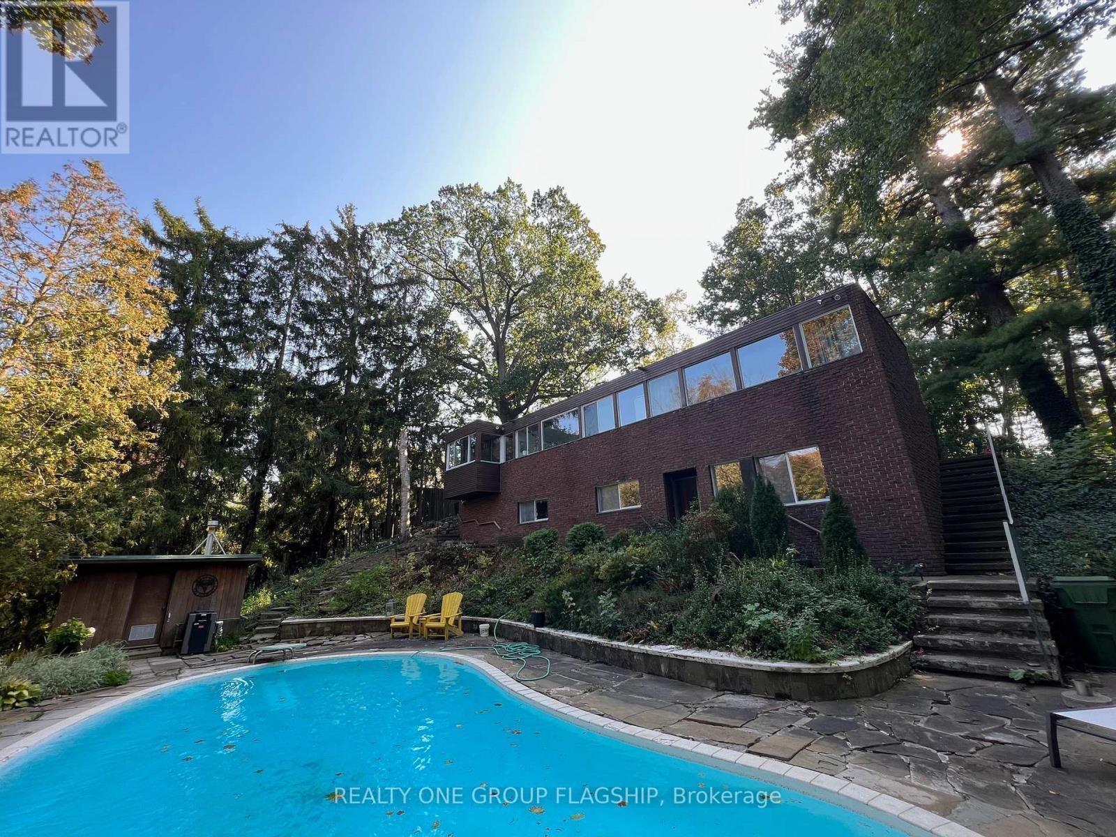 1379 Clarkson Road N, Mississauga, ON - Outdoor With In Ground Pool
