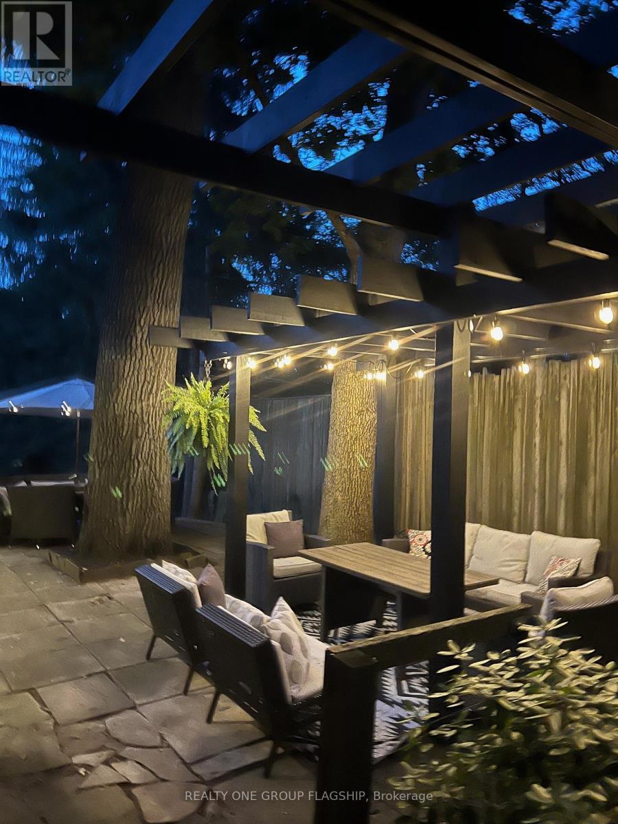 1379 Clarkson Road N, Mississauga, ON - Outdoor