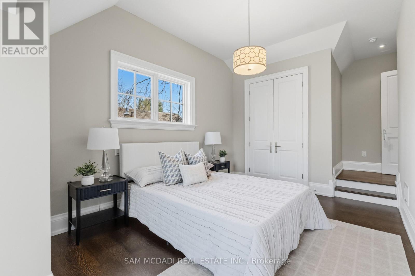 36 Veronica Drive, Mississauga, ON - Indoor Photo Showing Bedroom