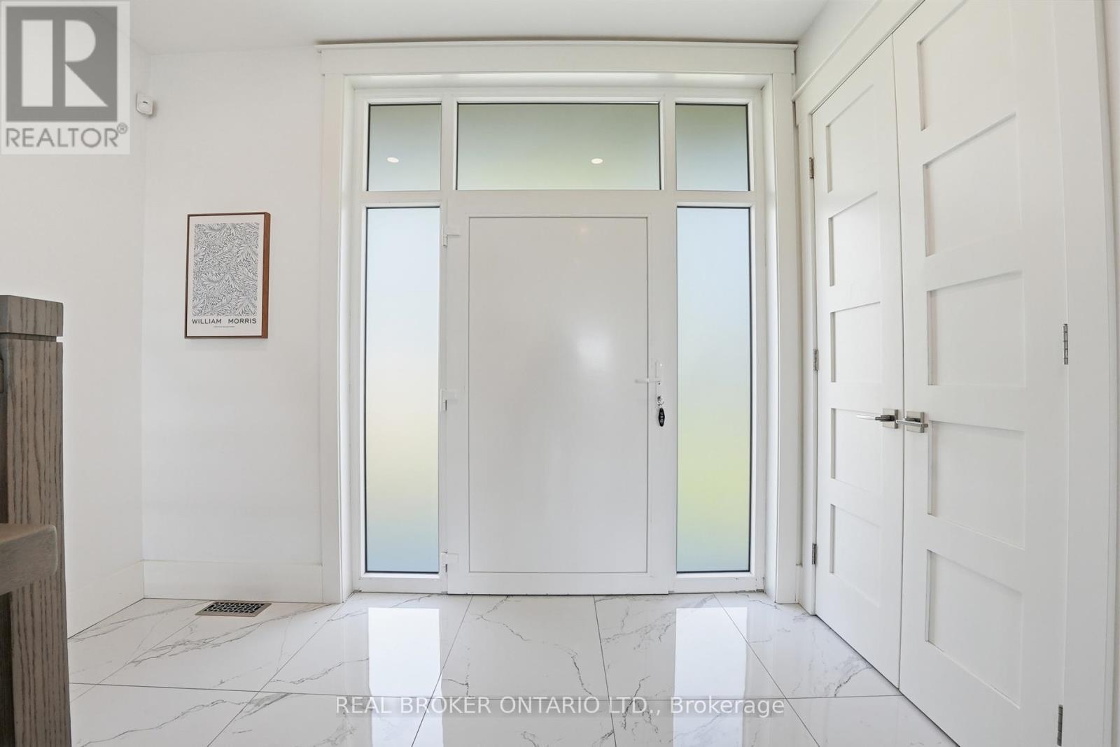17 Maple Trail, Puslinch, ON - Indoor Photo Showing Other Room