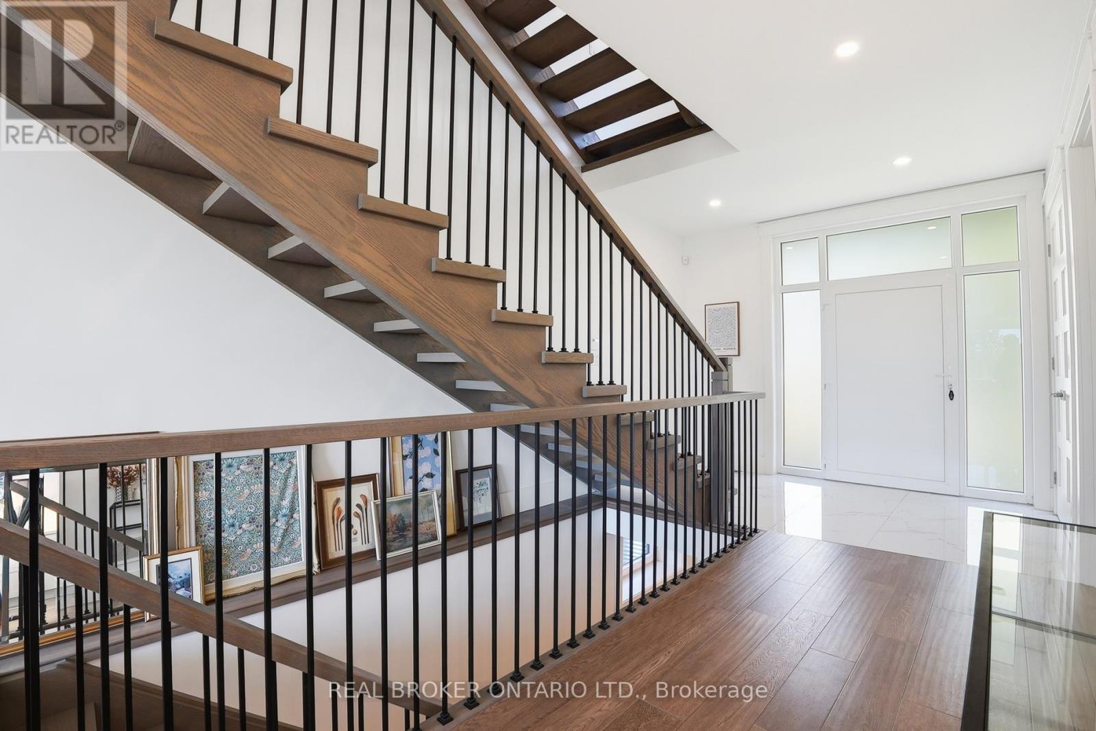 17 Maple Trail, Puslinch, ON - Indoor Photo Showing Other Room