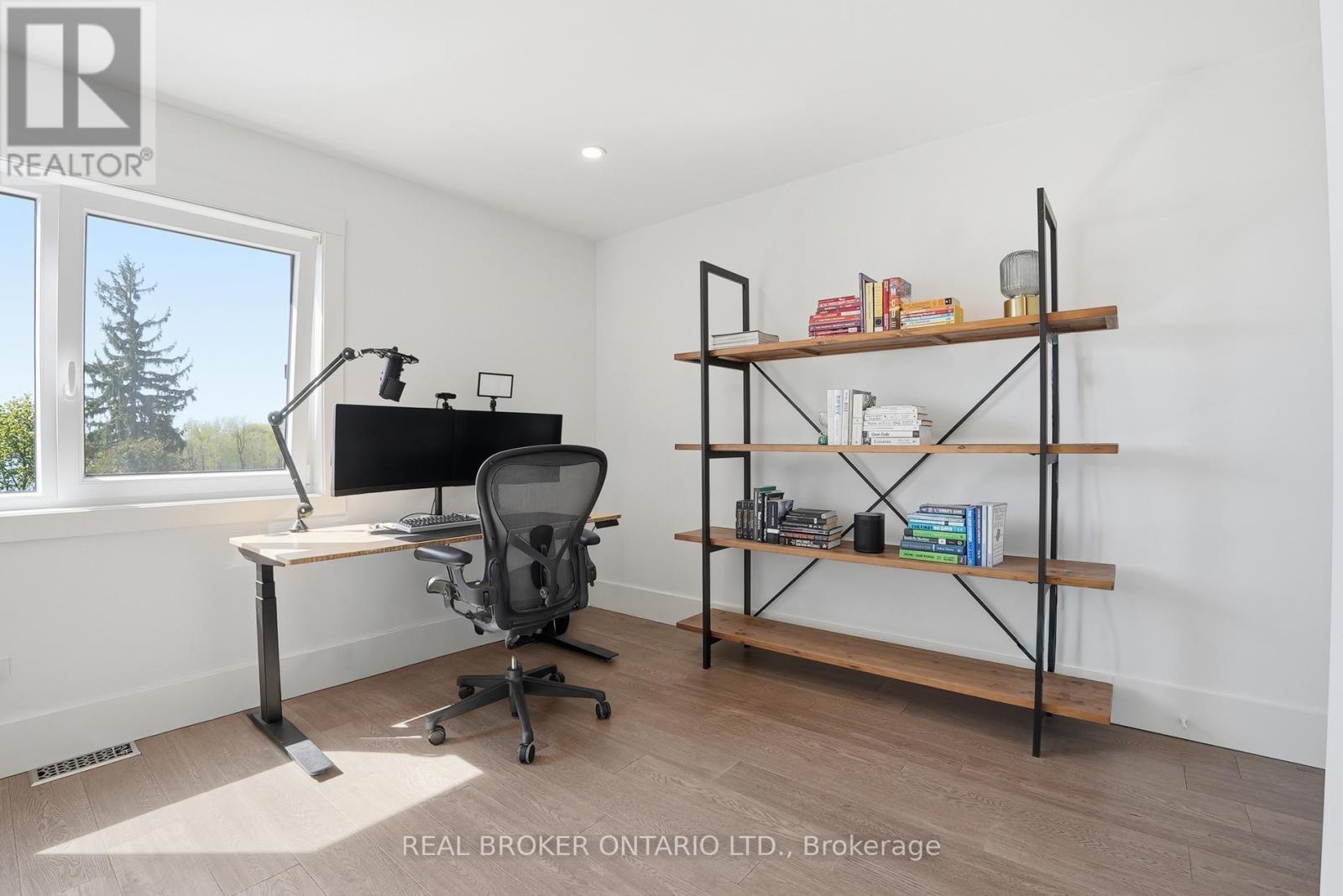 17 Maple Trail, Puslinch, ON - Indoor Photo Showing Other Room