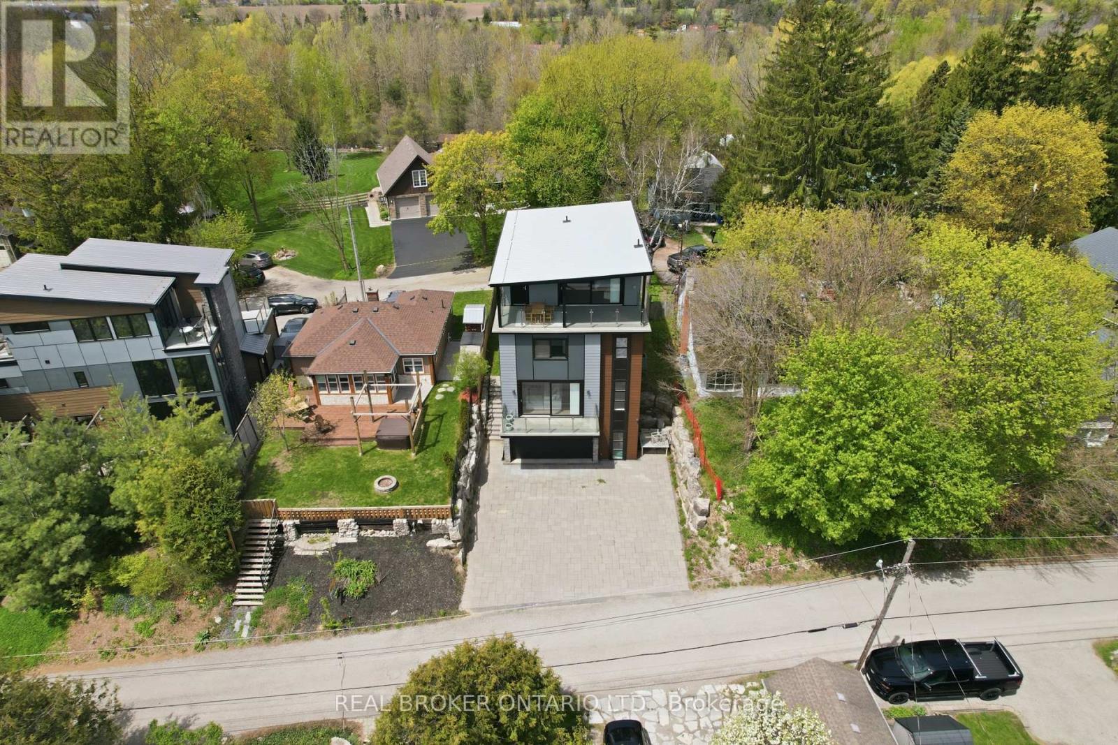 17 Maple Trail, Puslinch, ON - Outdoor