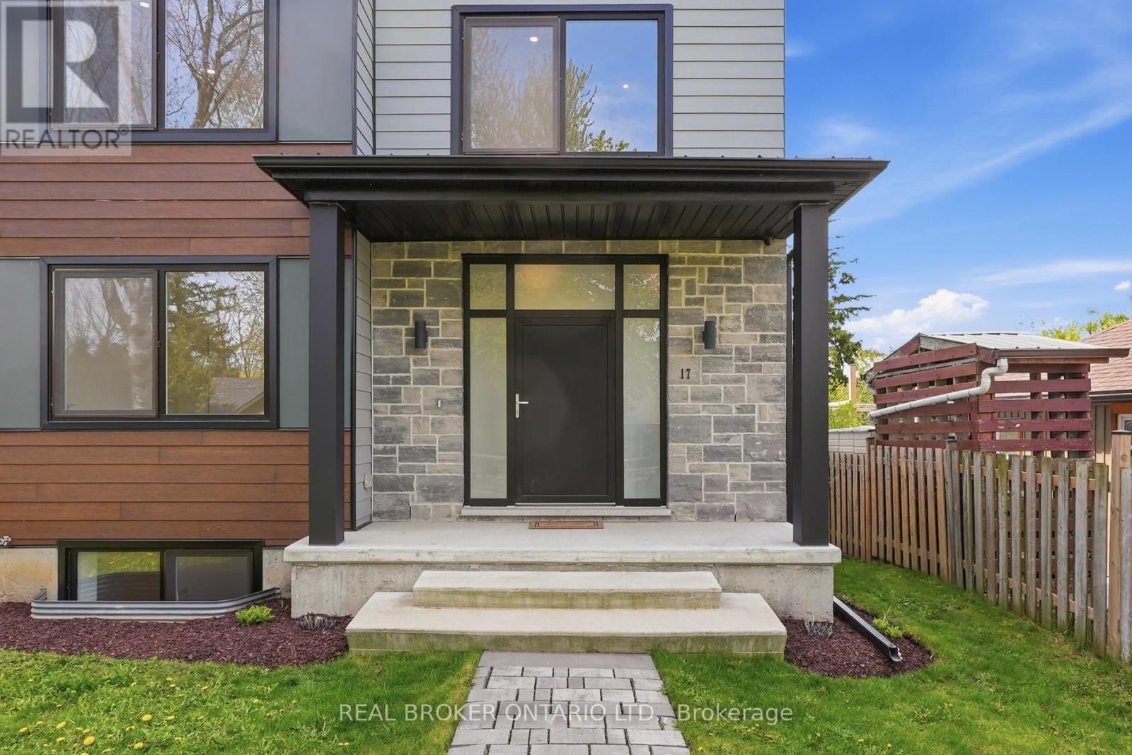 17 Maple Trail, Puslinch, ON - Outdoor With Exterior