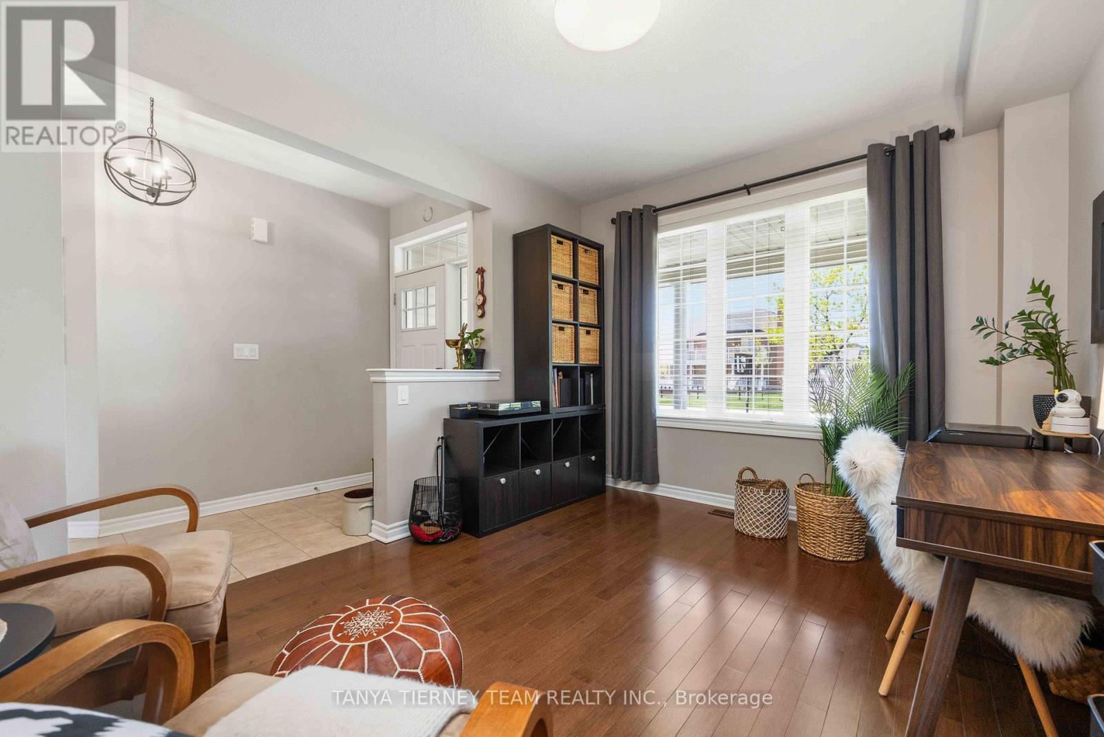 303 Cachet Boulevard, Whitby, ON - Indoor