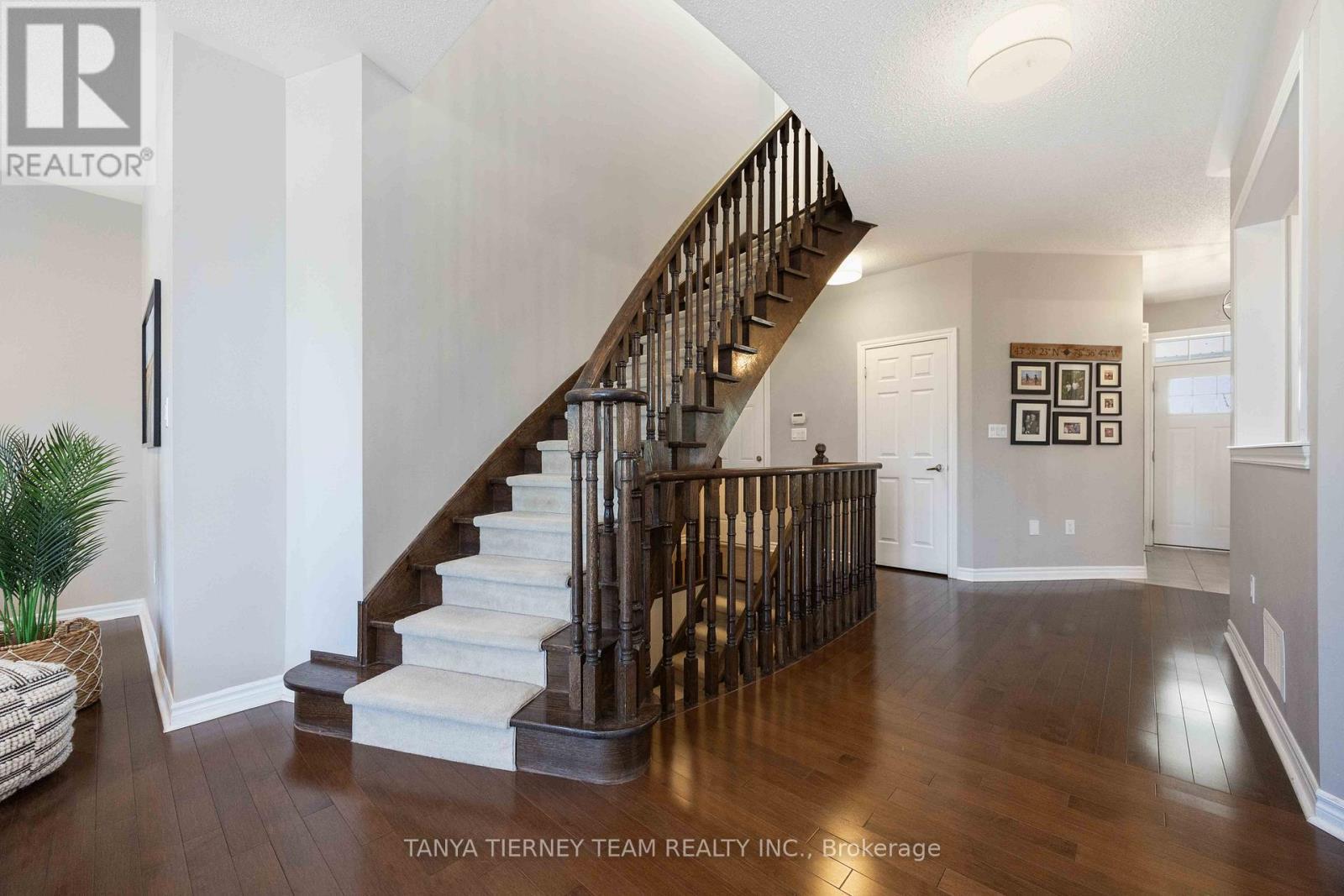 303 Cachet Boulevard, Whitby, ON - Indoor Photo Showing Other Room