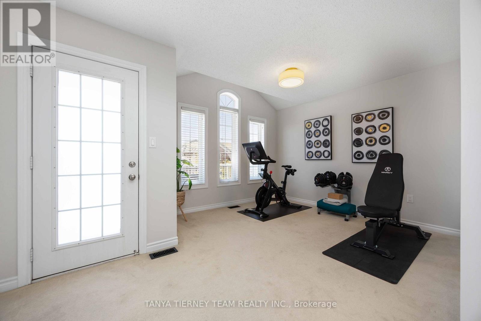 303 Cachet Boulevard, Whitby, ON - Indoor Photo Showing Gym Room