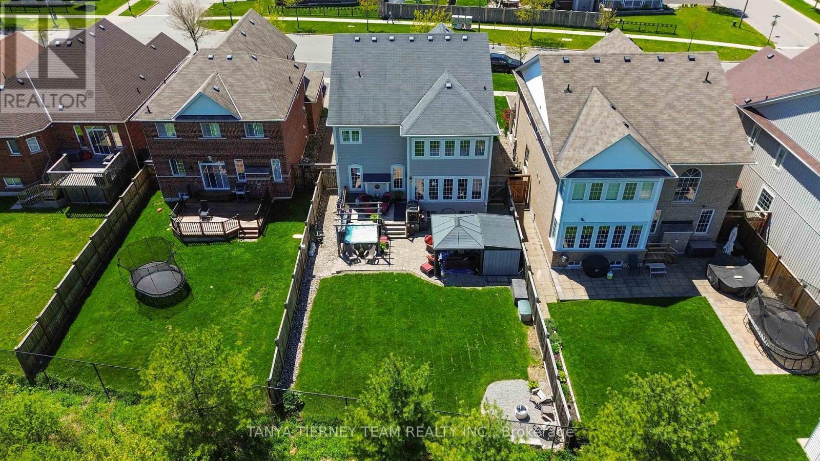 303 Cachet Boulevard, Whitby, ON - Outdoor