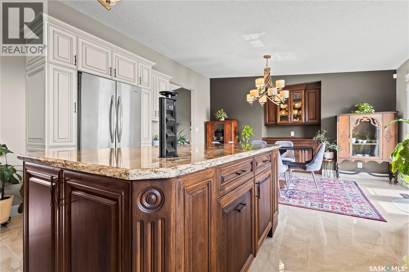3383 Dent Crescent, Prince Albert, SK - Indoor Photo Showing Kitchen