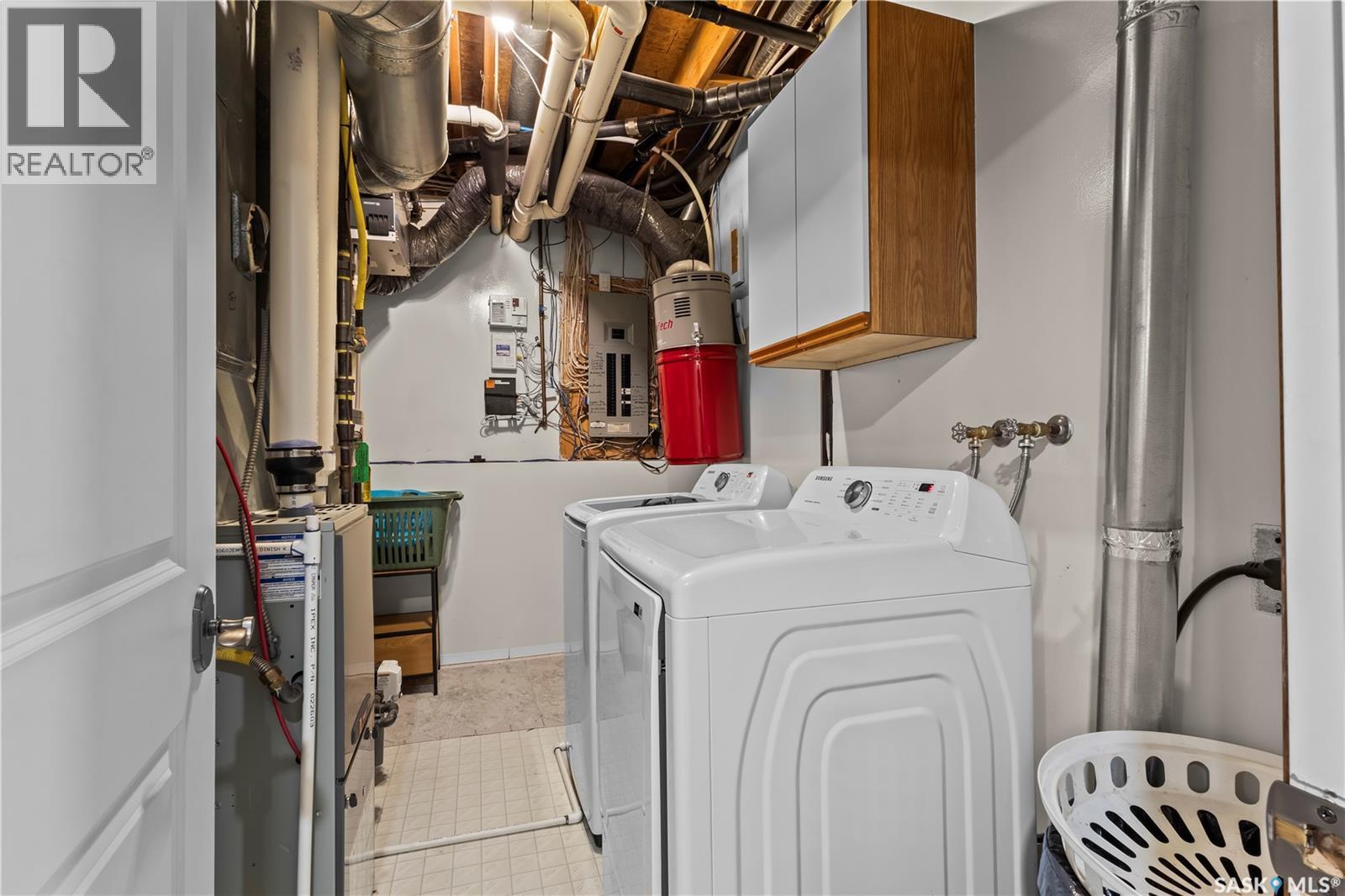 3383 Dent Crescent, Prince Albert, SK - Indoor Photo Showing Laundry Room