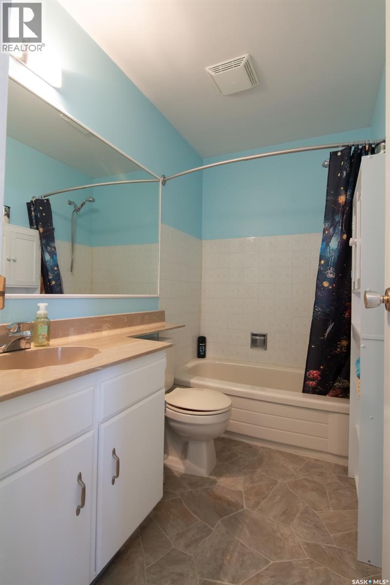127 Devonshire Crescent, Saskatoon, SK - Indoor Photo Showing Bathroom