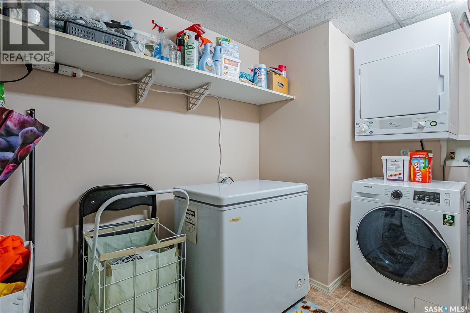 215 2213 Adelaide Street E, Saskatoon, SK - Indoor Photo Showing Laundry Room