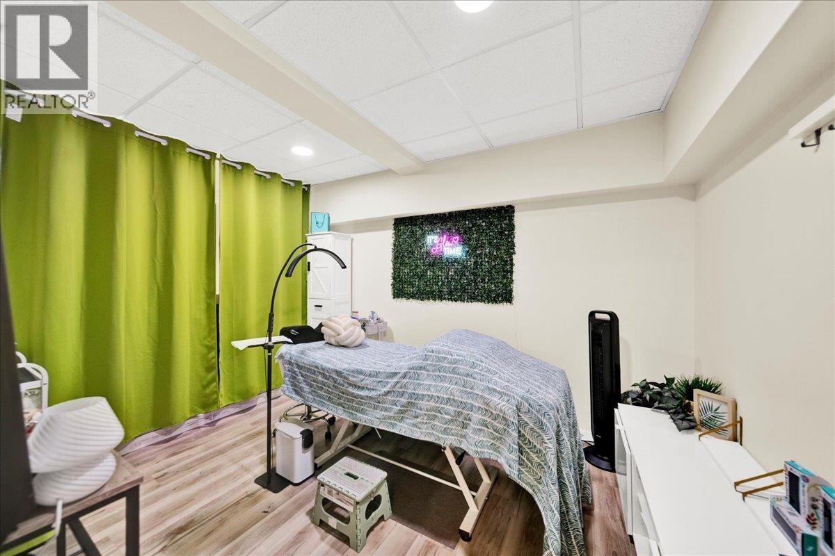 22337 Lougheed Highway, Maple Ridge, BC - Indoor