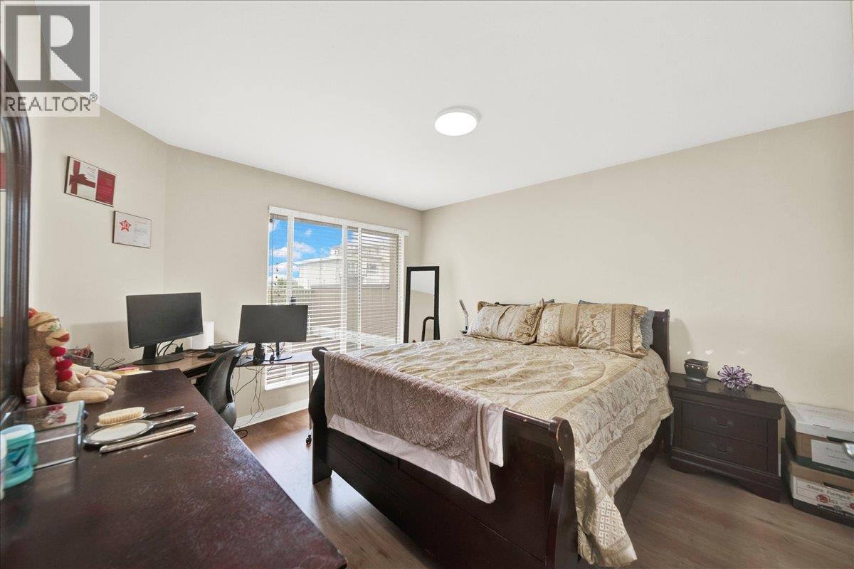 22337 Lougheed Highway, Maple Ridge, BC - Indoor Photo Showing Bedroom