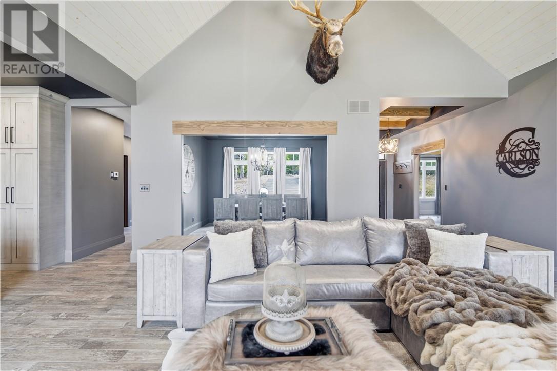 3 Pine Drive, Blind River, ON - Indoor Photo Showing Living Room