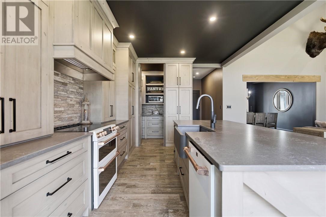 3 Pine Drive, Blind River, ON - Indoor Photo Showing Kitchen With Upgraded Kitchen